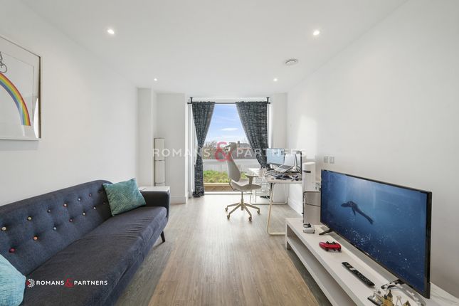 Flat to rent in Gaumont Place, Streatham