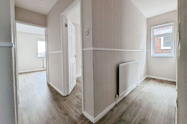213, Silver Lonnen, Newcastle Upon Tyne photo 4