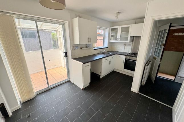 35, Aldbury Rise, Coventry photo 2