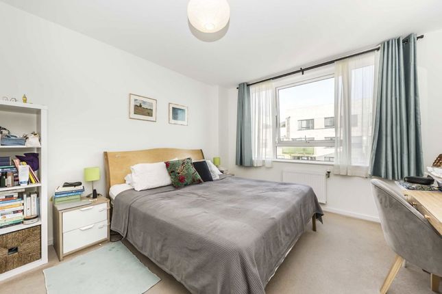 18 Welbeck Court, Stanley Road, London photo 4