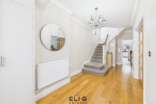10 Woodlands, London photo 2