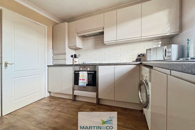 77b, Beaumont Rise, Worksop photo 2