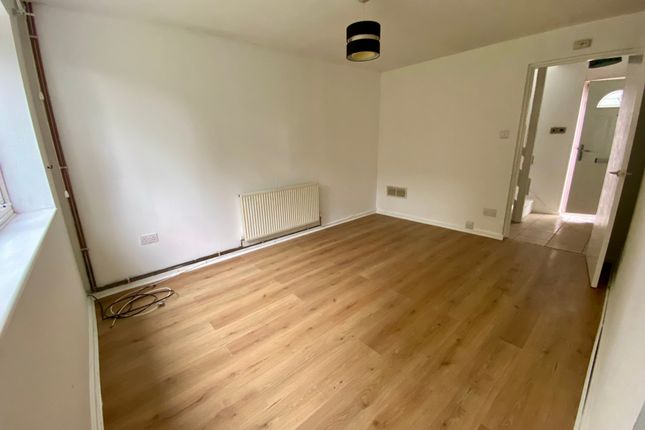 3, Campion Court, Northampton photo 4