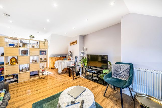 Flat 3, 72-74, Dudden Hill Lane, London photo 4