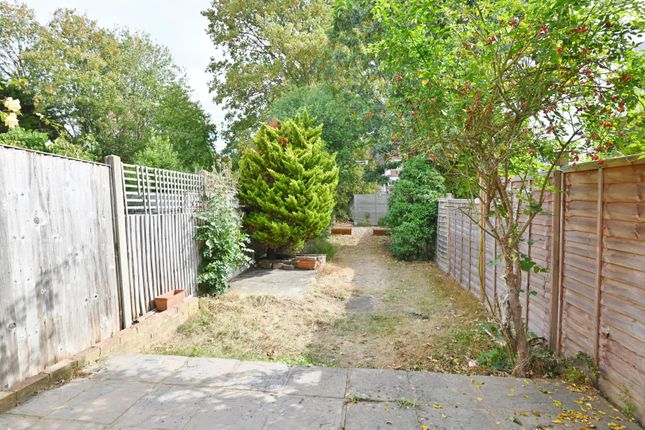16, Watts Lane, Teddington photo 4