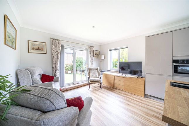 14, Old Parsonage Court, Winchester photo 4