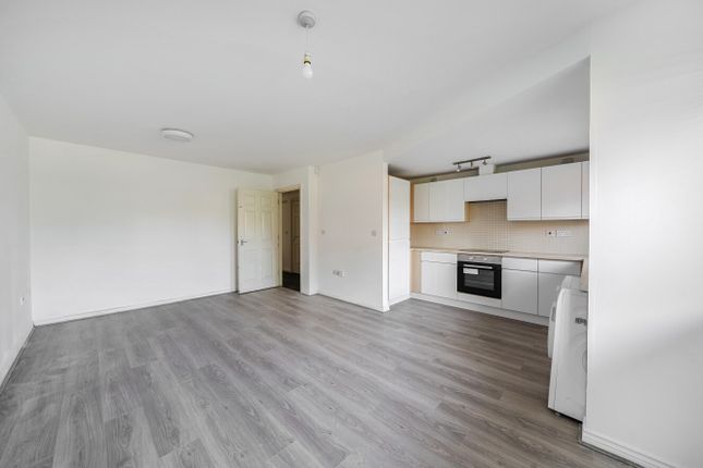 63, Kiln Way, Bedfordshire photo 4