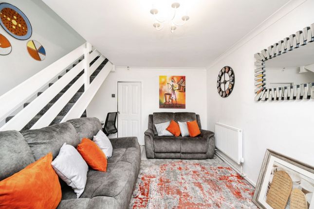 3, Watsons Green Fields, Dudley photo 4