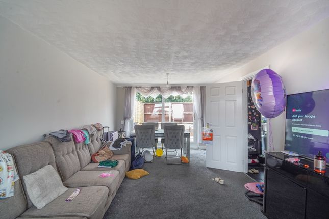 42, Woodbridge Vale, Leeds photo 3