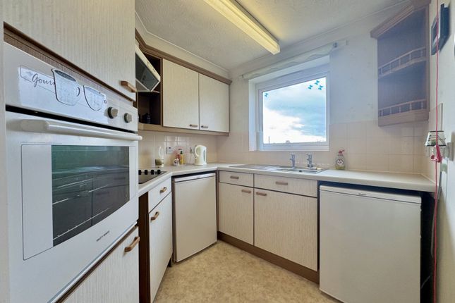 Flat 43, Nevyll Court, 31, Station Road, Essex photo 5