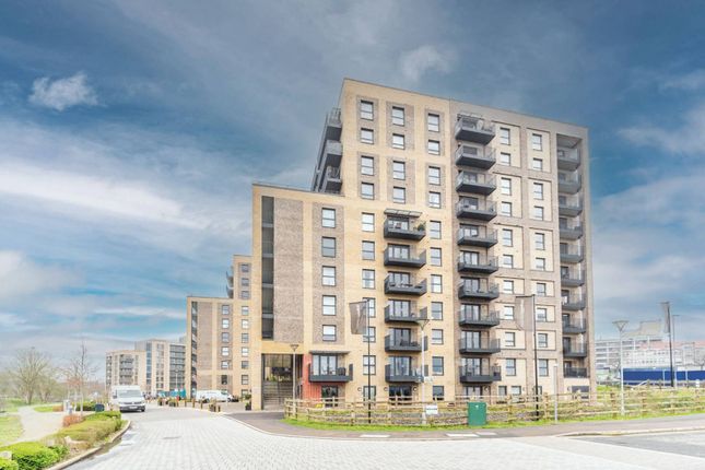 Flat for sale in Colnebank Drive, Watford