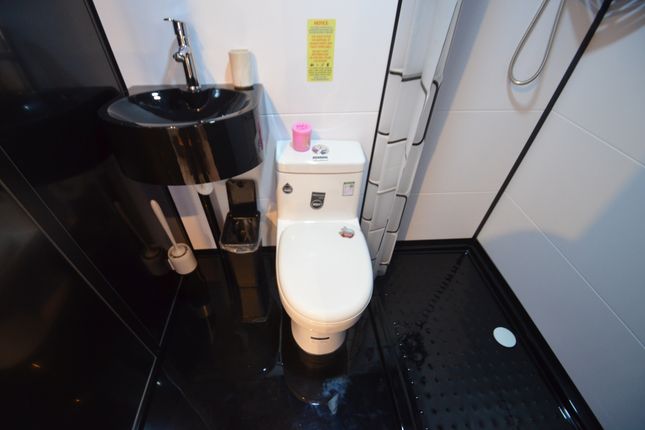 Room 3, 1, Village Way, Ashford photo 3