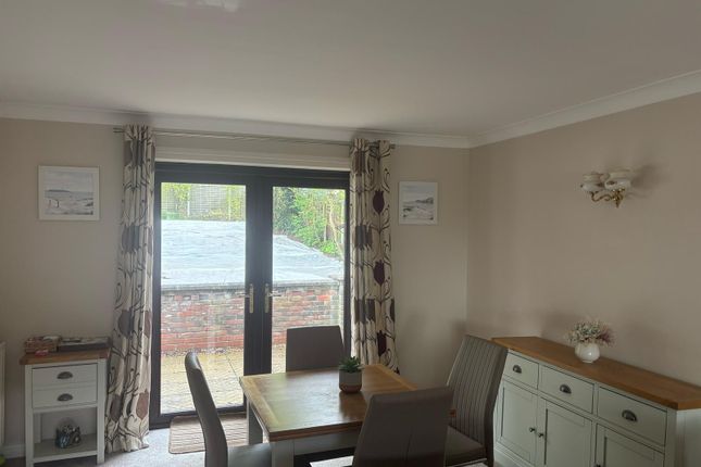 Lounge Dining Area