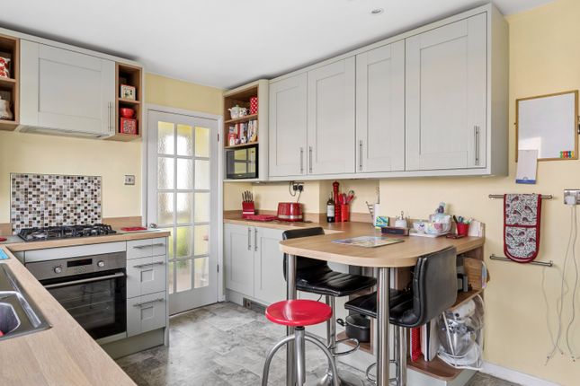13, Sarum Way, Hungerford photo 3