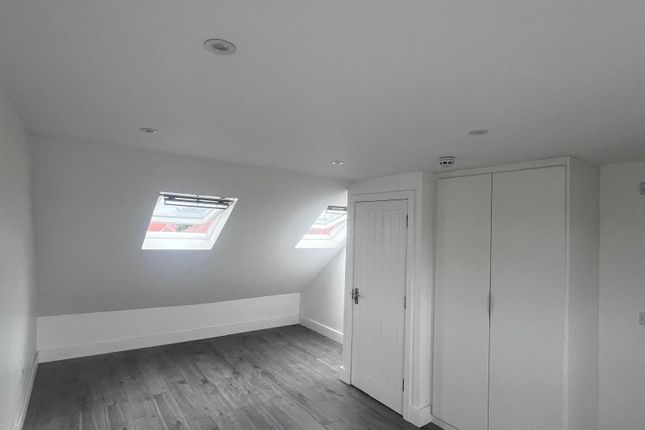 Thumbnail Room to rent in Westwick Gardens, Hounslow