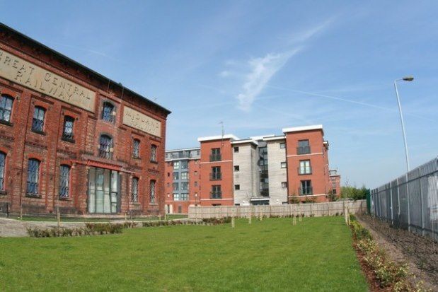 Flat to rent in Walker Court, Warrington