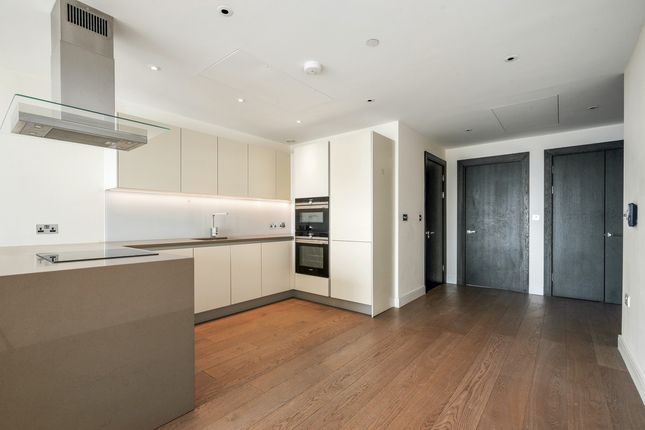Thumbnail Flat for sale in Cascades Court, London