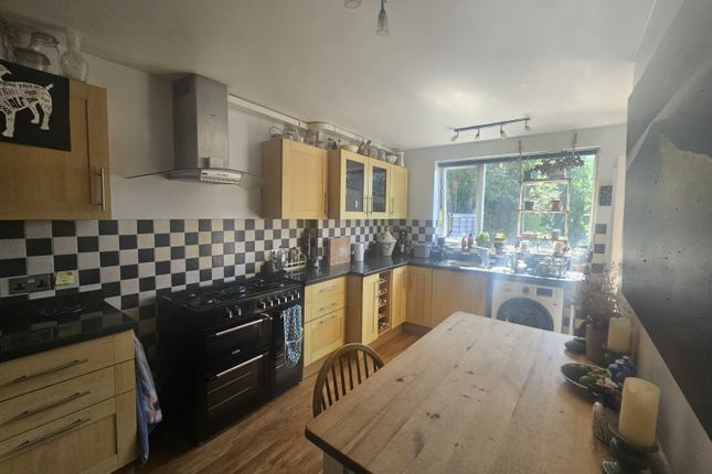 16 Benmoor Road, Poole photo 3