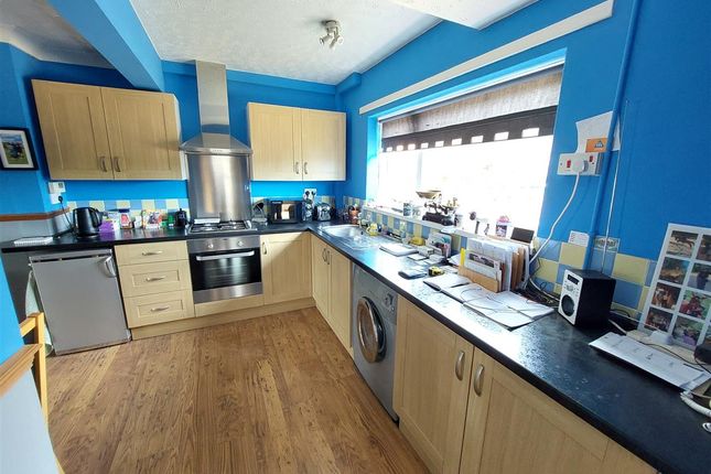 28, Wakefield Way, Hythe photo 3