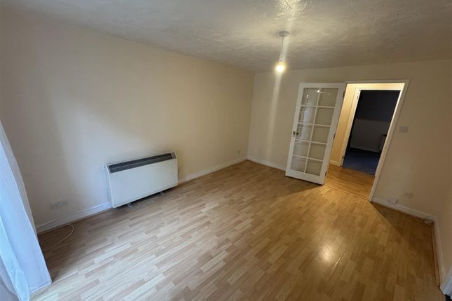78, Leigh Hunt Drive, London photo 4