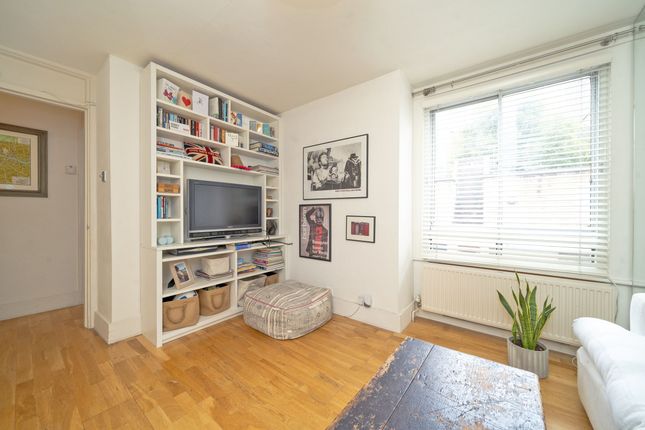 Thumbnail Mews house to rent in Alexander Mews, London
