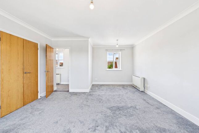 18, Wilkes Court, Ipswich photo 2