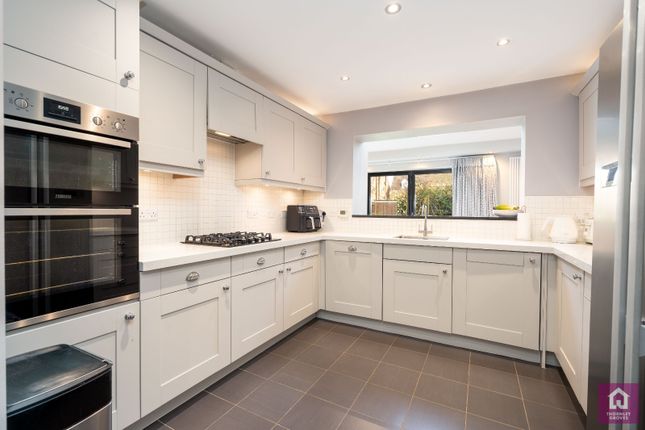 92, Lawnhurst Avenue, Manchester photo 4
