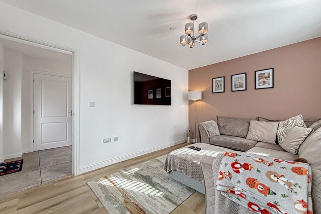 24 Kiln Field Drive, Caerphilly photo 3