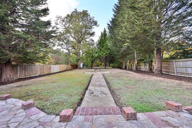 Oxshott Road, Leatherhead photo 2