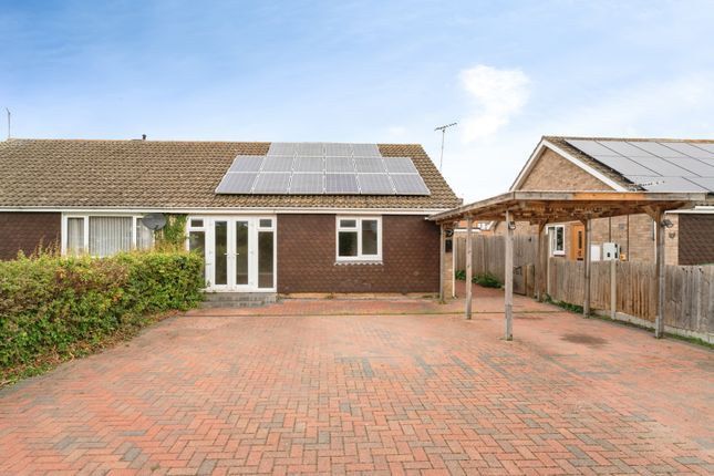 3-bed bungalow on 25, Whitelands, Norfolk, £230,000