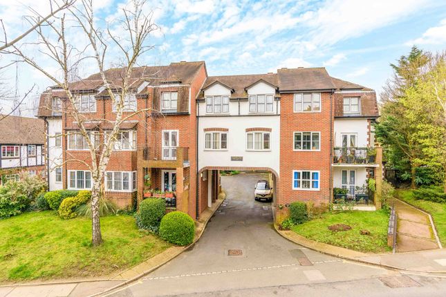 Thumbnail Property for sale in Monument Hill, Weybridge