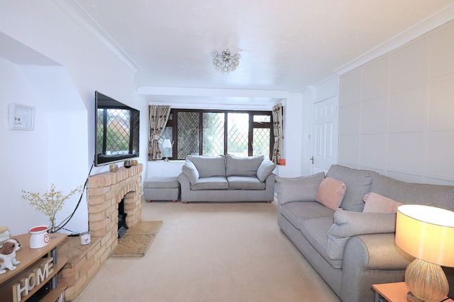 145, Fleet Road, Farnborough photo 3