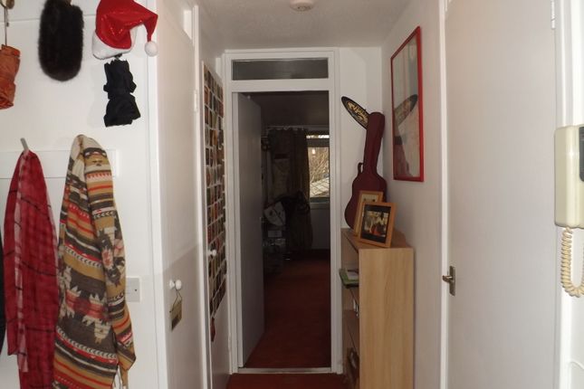 Flat to rent in New Butt Lane, London