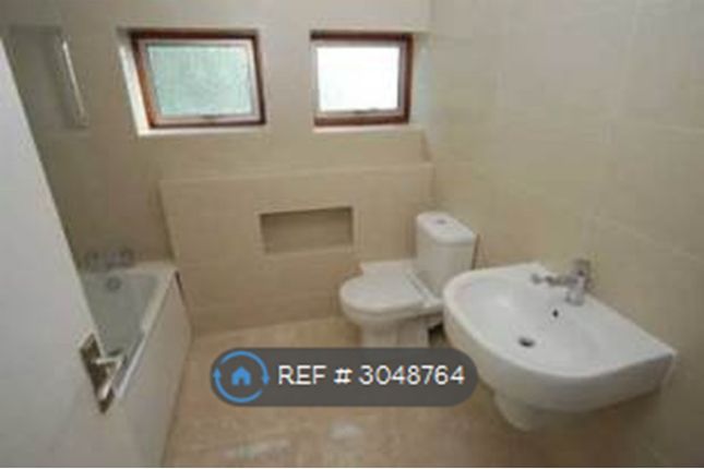 Flat  Mansfield Heights, Great North Road, London photo 4