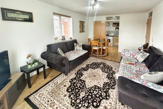 20, Barnsdale Close, Leicestershire photo 2