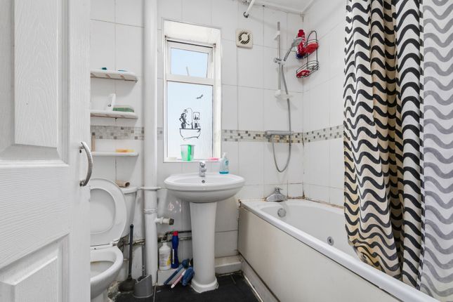 28, St. Awdrys Road, Barking photo 5