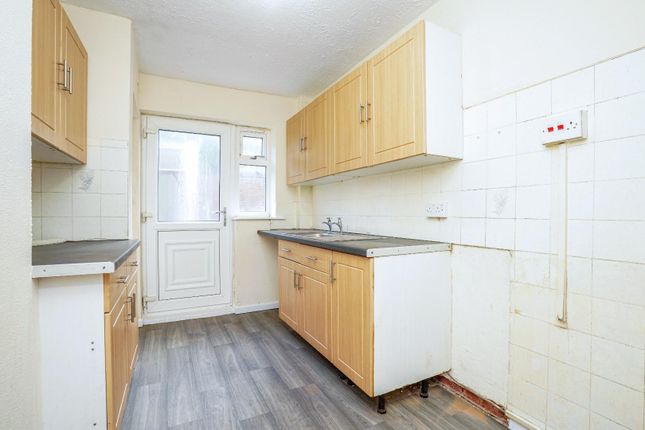 8, Chiltern Avenue, Castleford photo 4
