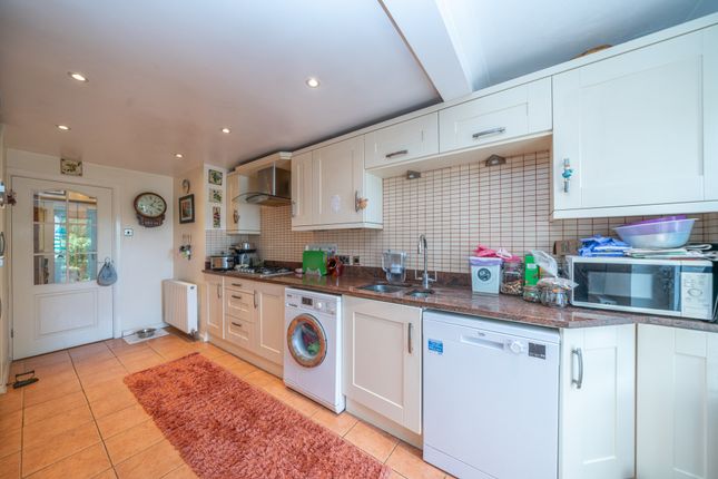 22 St. Marys Avenue, Berkhamsted photo 3