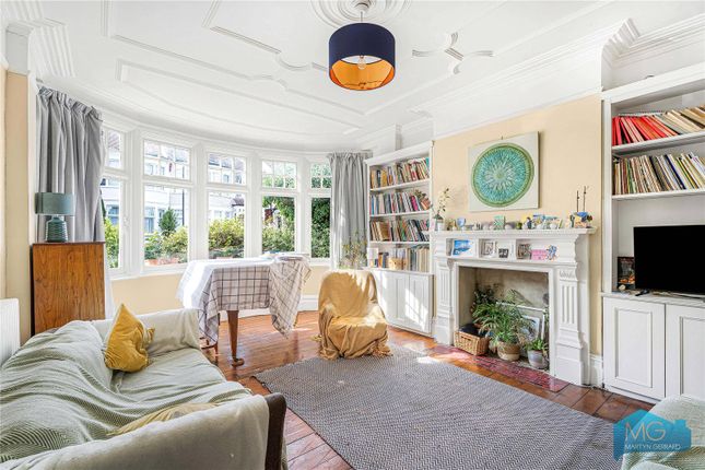 14, Burford Gardens, London photo 3