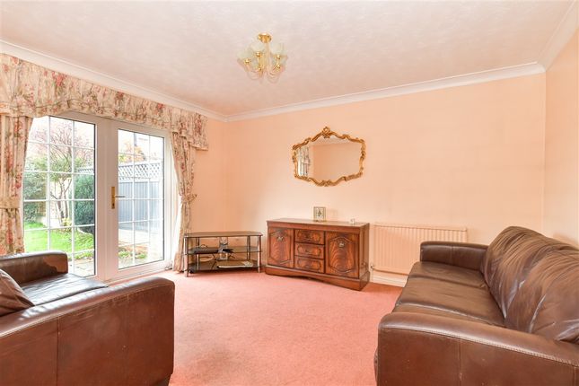Wemmick Close, Rochester photo 3