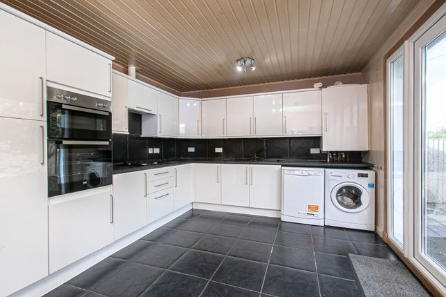 7, Sandybank, Dunfermline photo 4