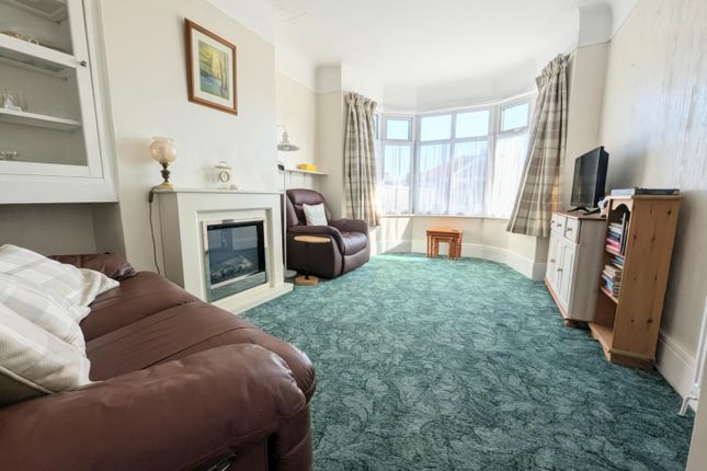 38, Carshalton Avenue, Portsmouth photo 2