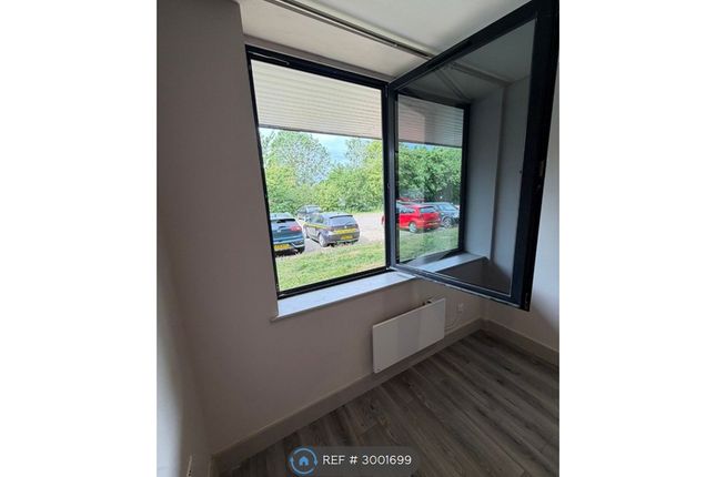Flat, Cube House Quilters Way  Stoke Mandeville, Stoke Mandeville, Aylesbury photo 4