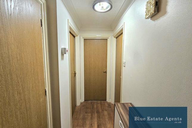 Yeoman Court, New Heston Road, Hounslow photo 4