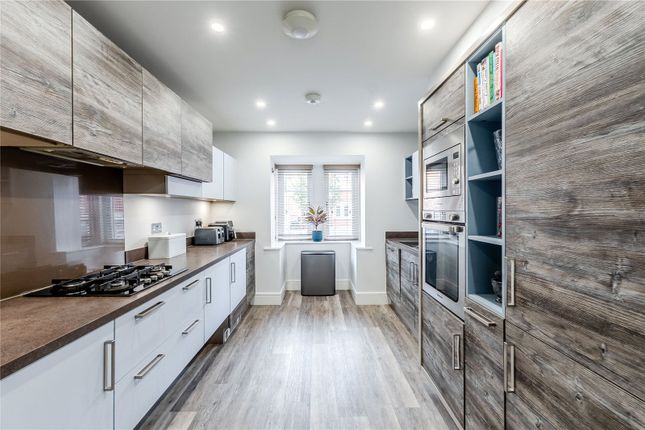 24, Valley View Drive, Apperley Bridge photo 4