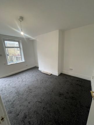 30, Stamford Street, Bradford photo 5