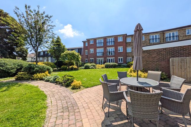 Thumbnail Flat for sale in Sandringham Court, London Road, Hadleigh, Essex