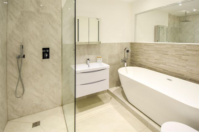 16, Snakes Hill, Brentwood photo 4
