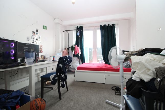 626, North Circular Road,, London photo 5
