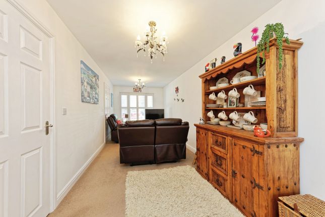 4, Jardins Close, Kent photo 3